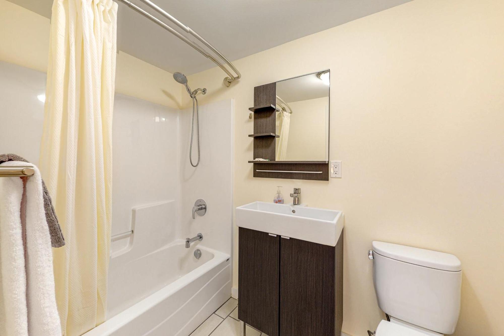 Pleasant Condos ลัดโลว์ ห้อง รูปภาพ